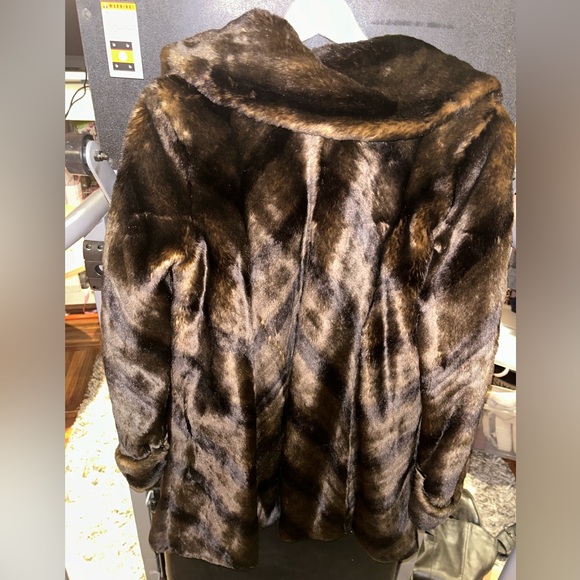 Jones New York Faux Fur Coat - Picture 4 of 4